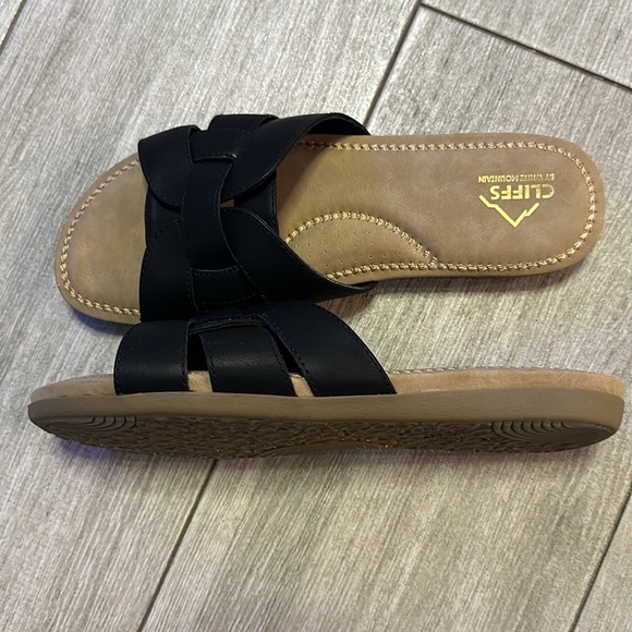 Cliffs by White Mountain Women's Fredie Sandal - Picture 4 of 5